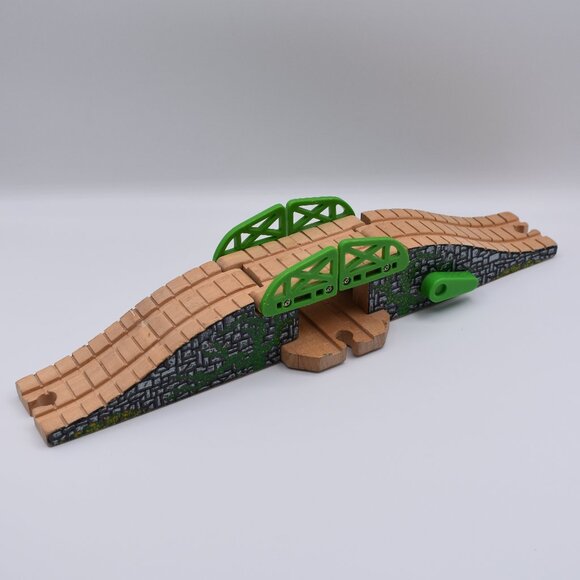 Thomas & Friends Wooden Railway Stone Bridge Wooden Draw Bridge Clickity Clack - Picture 1 of 11